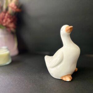 VTG Vintage White Porcelain Duck/Goose Closed Eyes Figurine